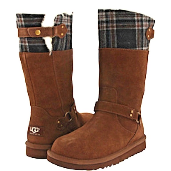 NEW IN BOX Girl's UGG Australia 'Maura' Boots Chocolate (White on Pic. - Camera)